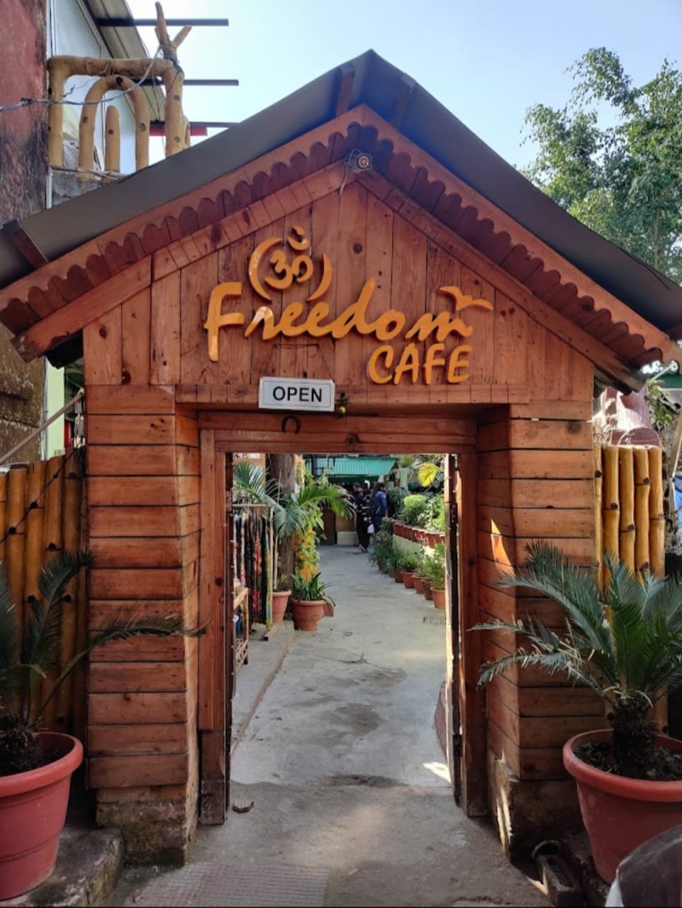 Best Cafes in Rishikesh